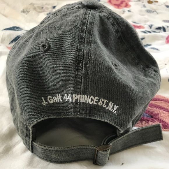 Brandy Melville Hat - Picture 4 of 5
